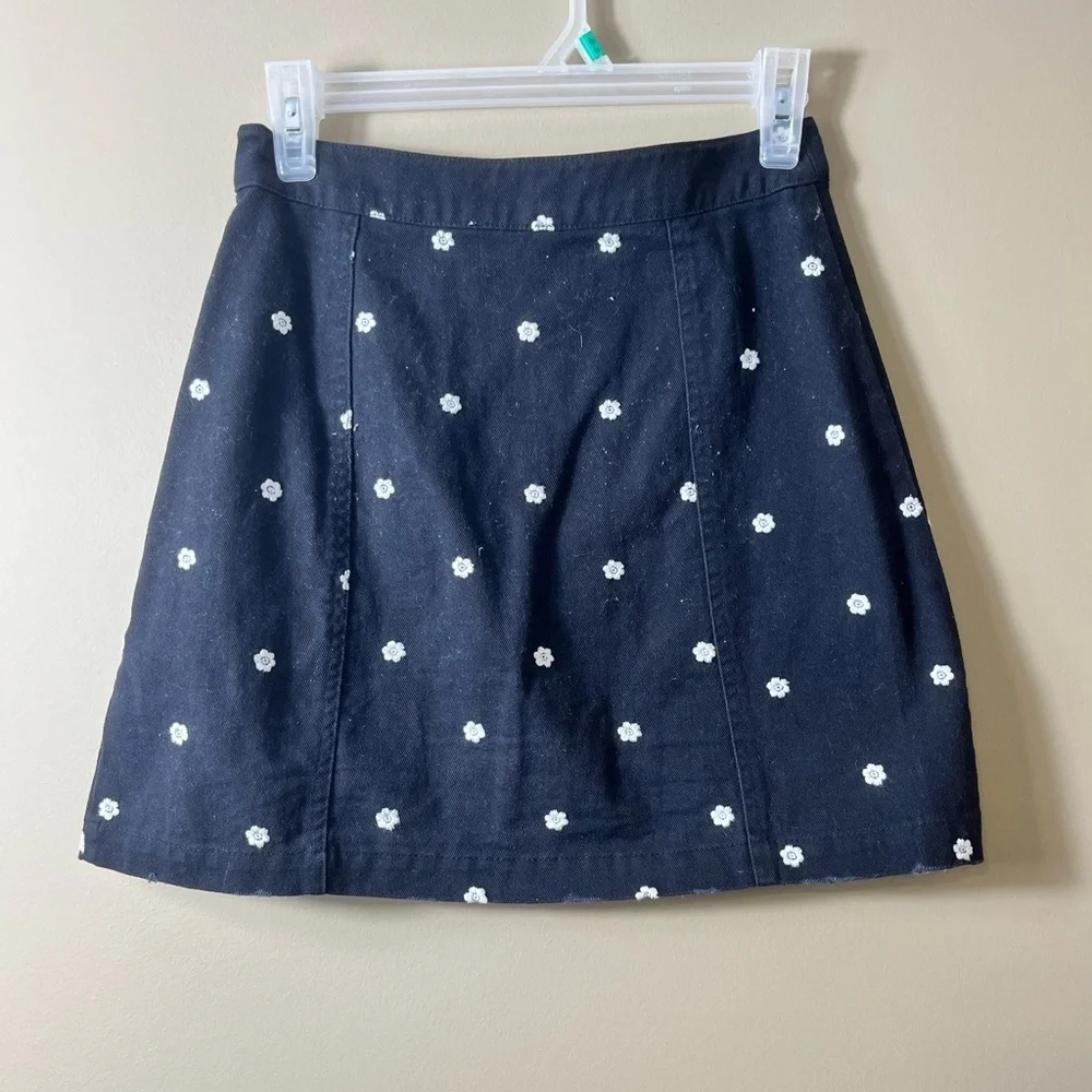 Miami Black With Daisy Print Embellished Denim Mini Skirt Size XS‎ Preppy Y2K